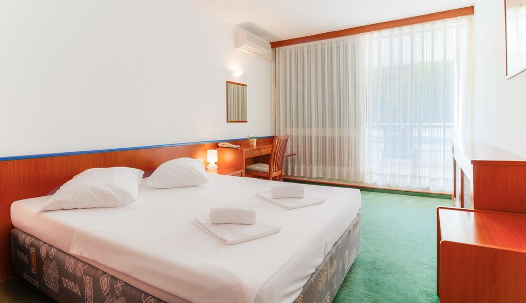 ראבץ Hotel Amfora מראה חיצוני תמונה