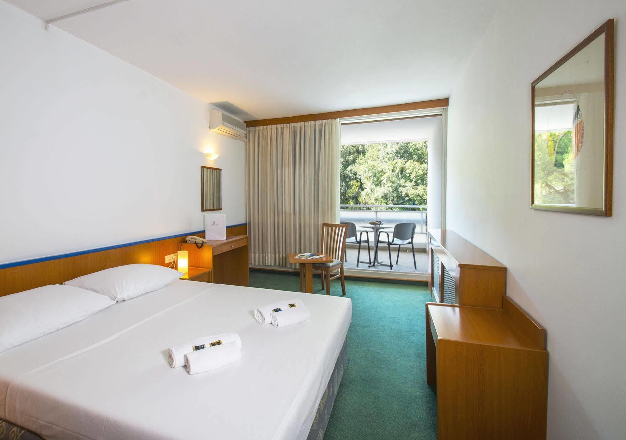 ראבץ Hotel Amfora מראה חיצוני תמונה