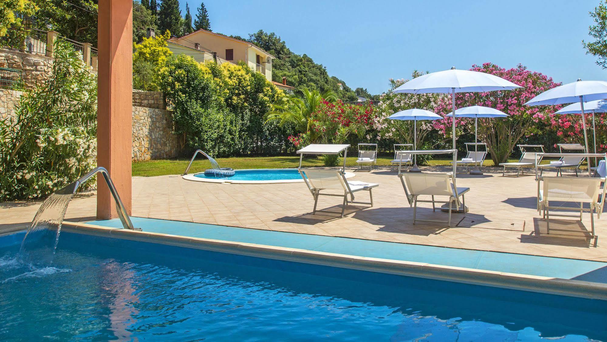 ראבץ Hotel Amfora מראה חיצוני תמונה